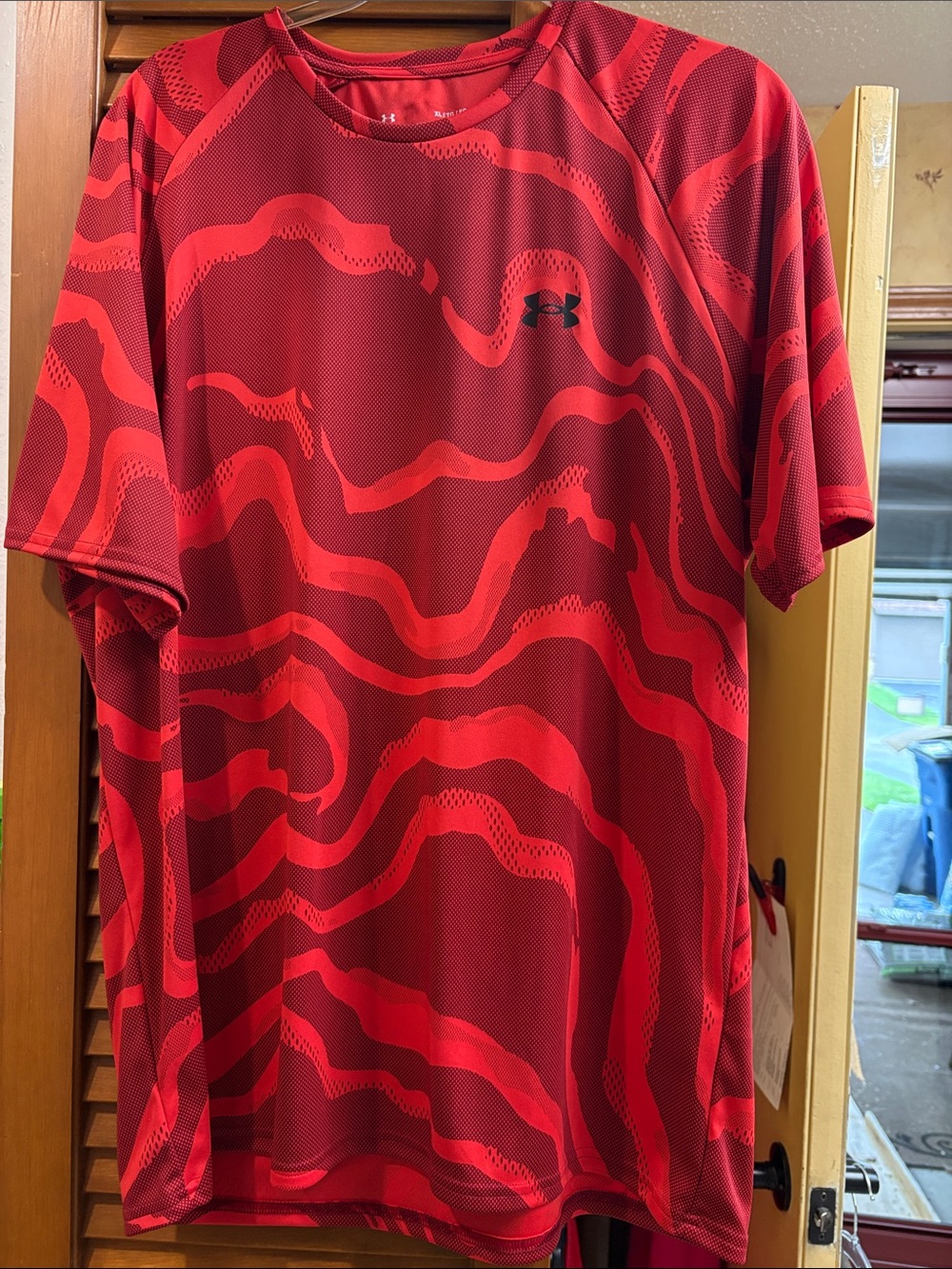 Under Armour Red & Dark Red Wave-Print Short Sleeve Performance Tee